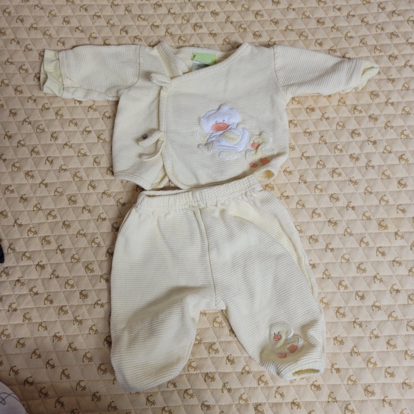 Duck Duck Goose Yellow Stripe Duck wrap Outfit Set 0-3M - Picture 1 of 2